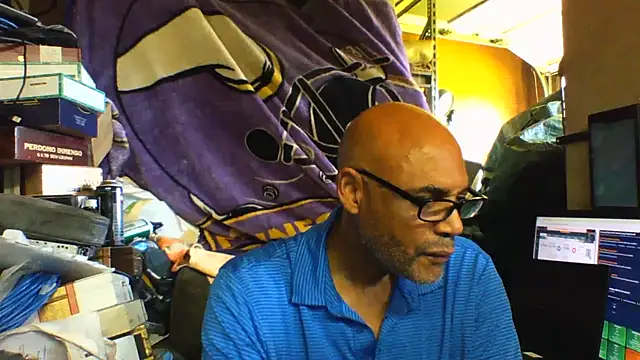 A_CIGAR_MAN Show in webcam