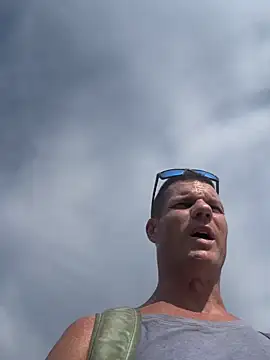 JockNThirsty: διαδικτυακό σόου στην κάμερα