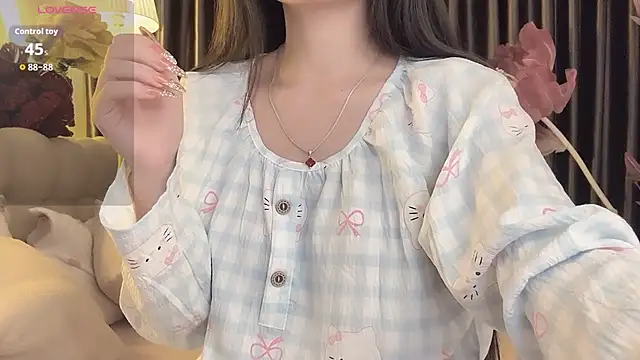 IvyMiss102のライブXXXチャット