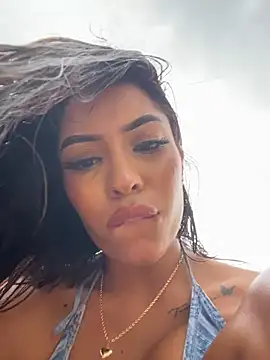 MystiqueXXX Adlı Modelin Canlı XXX Sohbeti