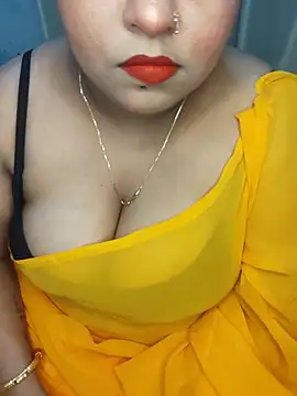 DESI-DOLLLL 即時 XXX 聊天