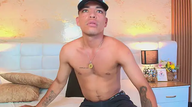 แชท XXX สดของ Ian_Fiire