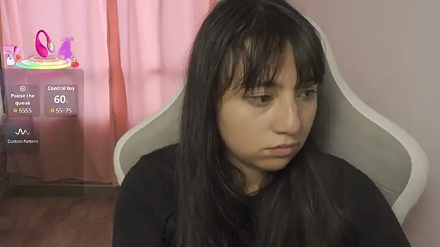 แชท XXX สดของ EmmitaGarcia