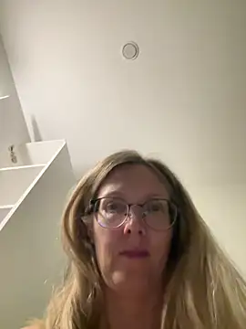 MollyStory's Live XXX Chat