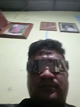 StrainedGrizzly Pertunjukan Webcam