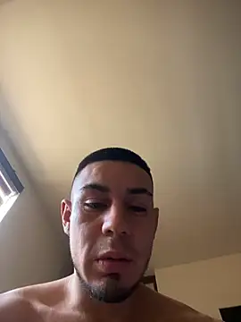 Taylor_DiamondBoy élő XXX-chatje