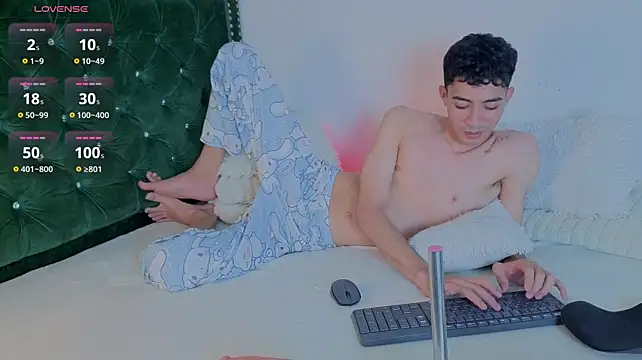 Adriann_voss élő XXX-chatje