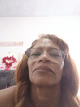 BustyMilf_ 라이브 XXX 채팅