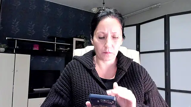 Lucky_Milf's Live XXX Chat