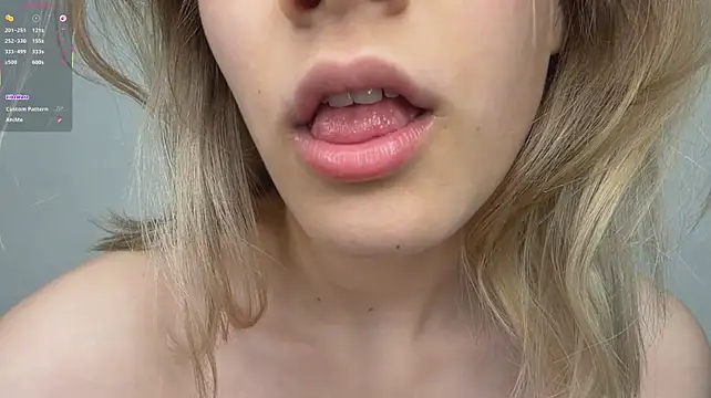 Carolini_iのライブXXXチャット