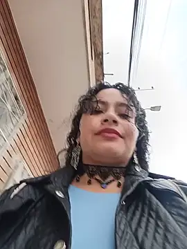 Yaya_paid – Naživo XXX chat