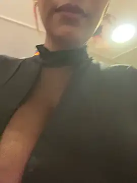 Sara-77 Chat XXX in diretta