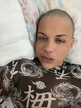 Show modela alicetgirlbr na web-kameri