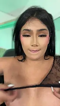 Vale_Prada Adlı Modelin Canlı XXX Sohbeti