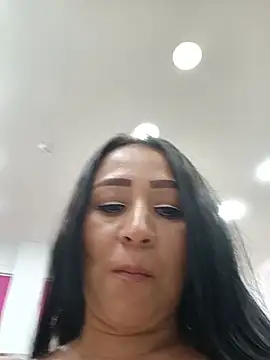 צ'אט XXX בשידור חי של alondraabrown