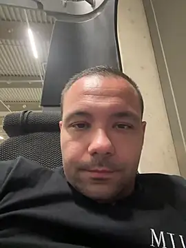 Cukifiu9595's Live XXX Chat