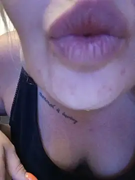 touota22 Show in webcam