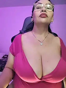 esmeralda_milfn Live XXX chat