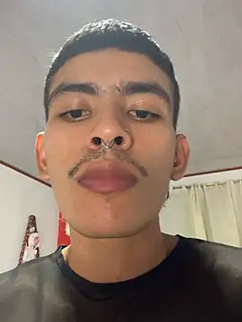 sorry-mom69 Adlı Modelin Canlı XXX Sohbeti