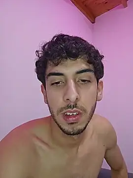 LeoyNicky98 Adlı Modelin Canlı XXX Sohbeti