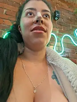 Luianna 现场XXX聊天