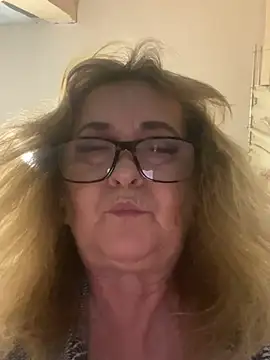 Chatroom XXX en direct de Irina2909@xh