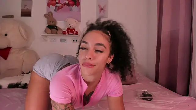 pretty_pettite's Live XXX Chat