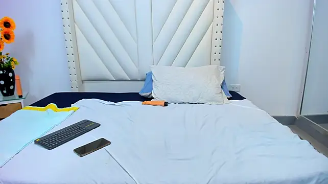 XXX chat uživo modela Paulynavera