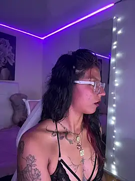 צ'אט XXX בשידור חי של SamathaMay