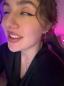 Your_insomniya Adlı Modelin Canlı XXX Sohbeti
