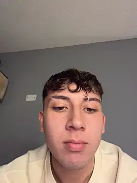 Chat +18 de OLIVER_K ao vivo