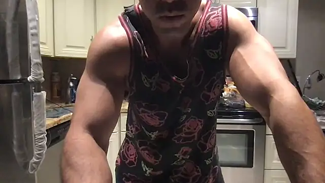 Chatroom XXX en direct de BigGuyMuscle