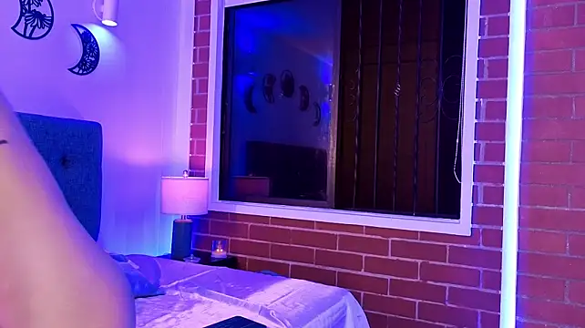 Chat XXX ao vivo de mandi4pole_
