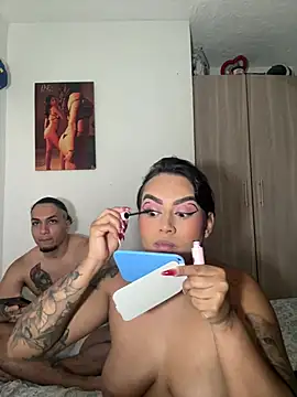 Chatroom XXX en direct de UR_LATIN_BUSHY_GUYS