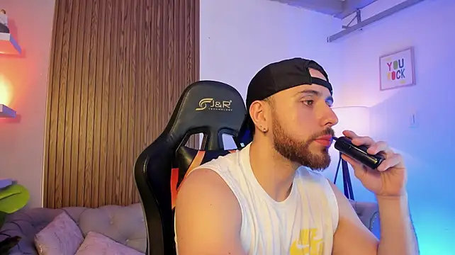 Maximo_Wolff Chat XXX in diretta