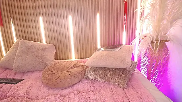 Chat +18 de Christine_Wild ao vivo