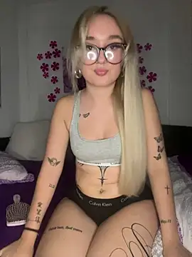 SexyyEmilyy 网络视讯表演