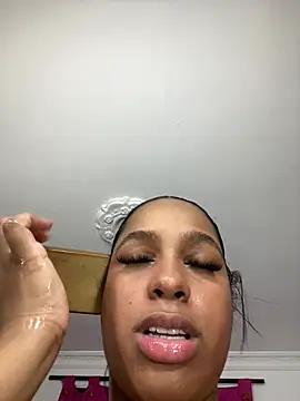 NV-Nikoll's Live XXX Chat