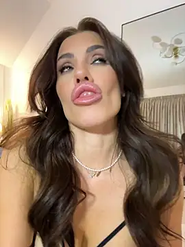 CelineReys Adlı Modelin Canlı XXX Sohbeti