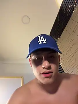 Chatroom XXX en direct de Lander_Cruz