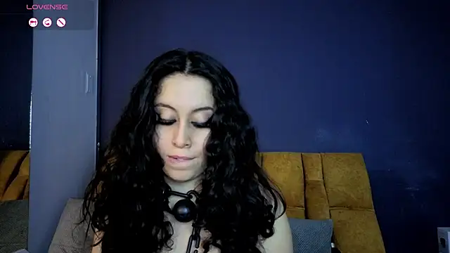 KendraaSimons Adlı Modelin Canlı XXX Sohbeti