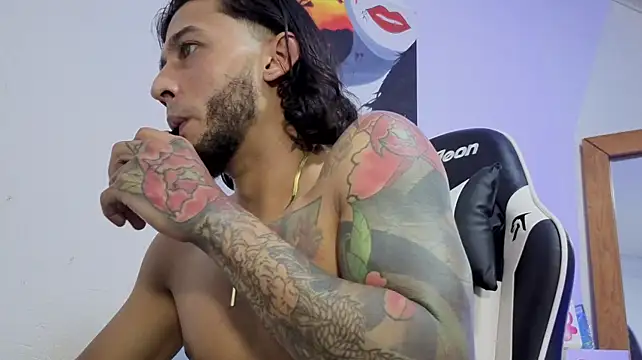 XXX chat uživo modela jonashete