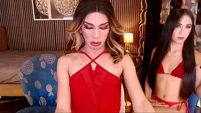 PrettyHorseCockTrans Adlı Modelin Canlı XXX Sohbeti