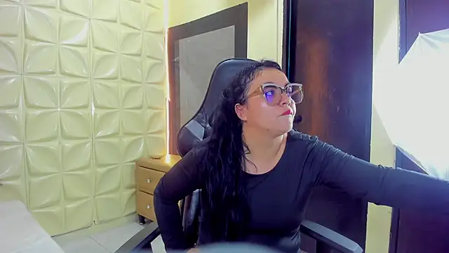 צ'אט XXX בשידור חי של megan_glenda