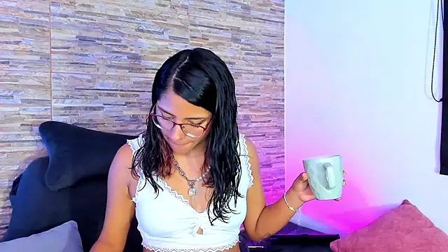 Chatroom XXX en direct de nath_redrex