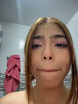 KellyOlsenbe's Live XXX Chat