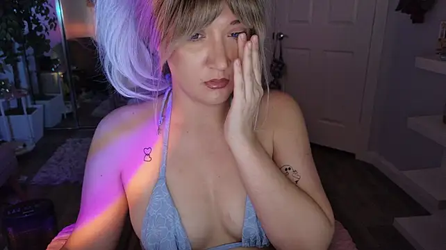 GoddessEmmy's Live XXX Chat