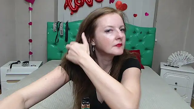 Chat +18 de MeganPirs ao vivo