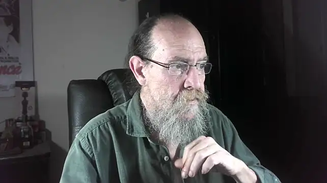 צ'אט XXX בשידור חי של Uncle_Hottie