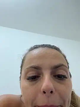 Онлайн чат XXX diavola_bionda